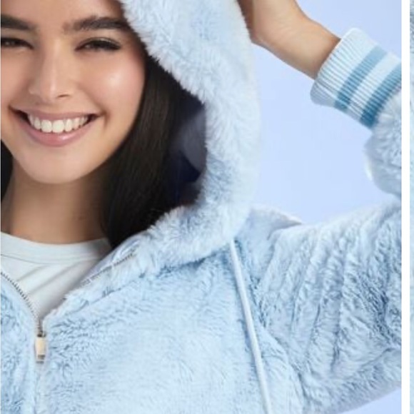 Hello Kitty X Forever 21 Sold out size Faux Fur Angel hooded coat - Picture 7 of 8